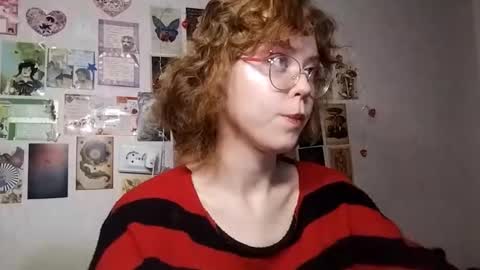 Snapshot of shy_kiss_twinkle_bloop chatting on October 17, 1:14 pm Milena online show from October 17, 1:14 pm