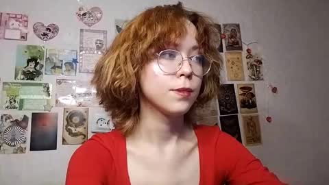 Snapshot of shy_kiss_twinkle_bloop chatting on October 21, 1:12 pm Milena online show from October 21, 1:12 pm