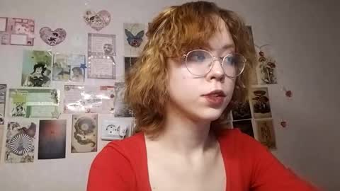 Snapshot of shy_kiss_twinkle_bloop chatting on October 22, 1:11 pm Milena online show from October 22, 1:11 pm