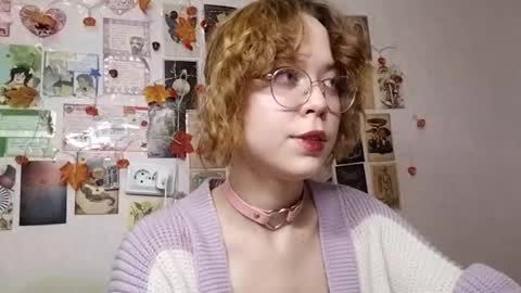 Snapshot of shy_kiss_twinkle_bloop chatting on November 6, 2:07 pm Milena online show from November 6, 2:07 pm