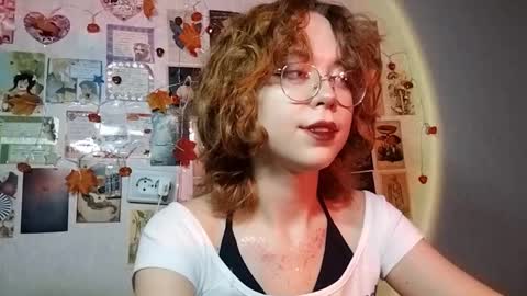 Snapshot of shy_kiss_twinkle_bloop chatting on November 7, 2:17 pm Milena online show from November 7, 2:17 pm