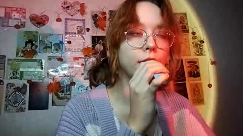 Snapshot of shy_kiss_twinkle_bloop chatting on November 22, 2:05 pm Milena online show from November 22, 2:05 pm