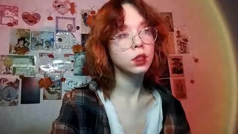 Snapshot of shy_kiss_twinkle_bloop chatting on December 1, 4:23 pm Milena online show from December 1, 4:23 pm