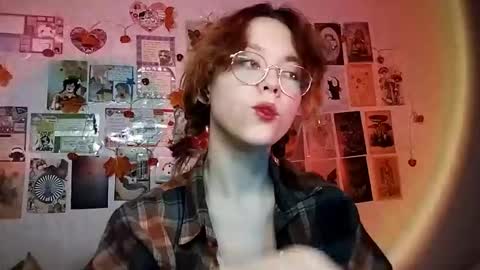 Snapshot of shy_kiss_twinkle_bloop chatting on December 16, 1:49 pm Milena online show from December 16, 1:49 pm