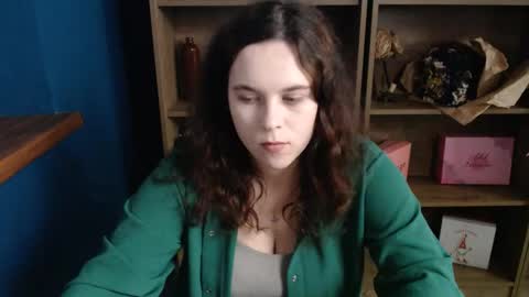 Snapshot of shy_lil chatting on October 13, 12:38 pm shy_lil online show from October 13, 12:38 pm