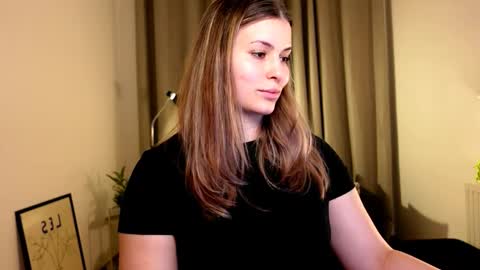 shy_nerd_babyy online show from February 4, 11:16 am