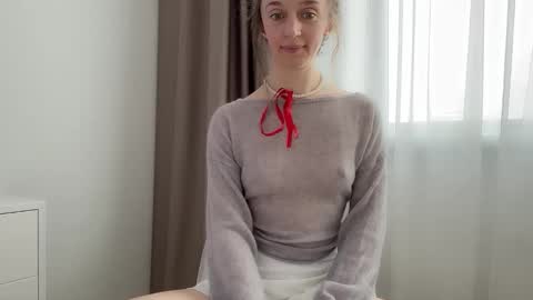 shy_schoolgirl_ online show from March 3, 2:12 pm