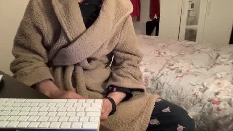 shyboy0533 online show from December 21, 4:25 pm