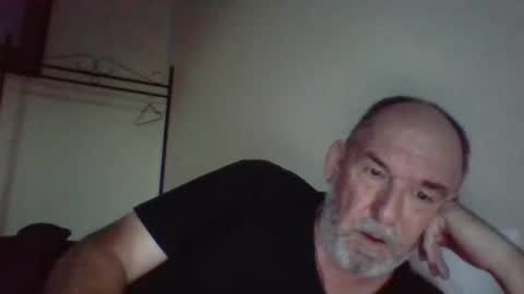 Snapshot of shyguytm chatting on January 30, 8:11 am shyguytm online show from January 30, 8:11 am