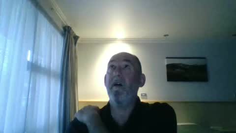 Snapshot of shyguytm chatting on October 14, 6:25 am shyguytm online show from October 14, 6:25 am