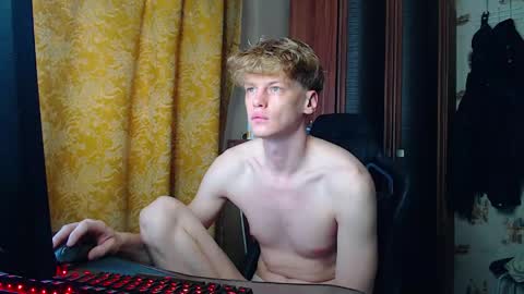 Tom and Betty online show from April 21, 3:02 am