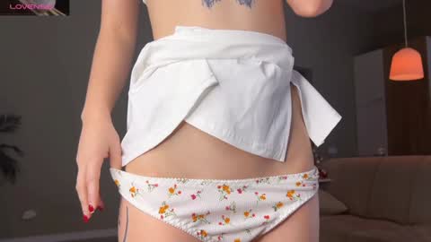 Snapshot of shyrubate chatting on February 2, 8:35 am Aurora online show from February 2, 8:35 am