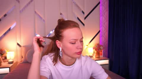 shyysiren online show from March 28, 2:49 pm