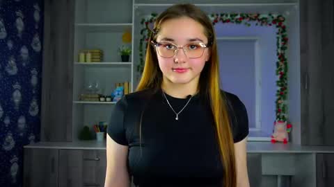 Snapshot of sibylra chatting on November 18, 12:42 pm Olivia online show from November 18, 12:42 pm