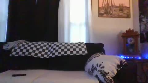 Mrs. St. Patrickk online show from December 3, 4:27 pm