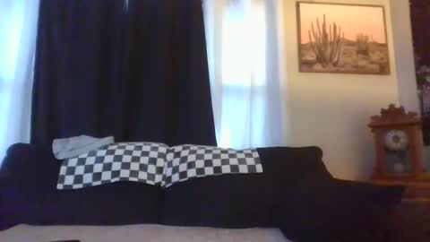 Mrs. St. Patrickk online show from December 17, 4:02 pm