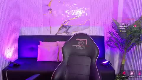 Snapshot of siena_tay chatting on March 4, 12:11 pm Siena online show from March 4, 12:11 pm