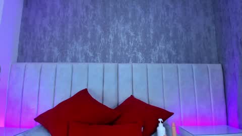 Snapshot of sienna_lorengb chatting on February 1, 12:05 pm Camila Vargas online show from February 1, 12:05 pm