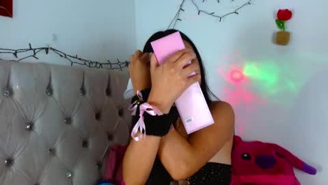 Amber online show from January 6, 1:15 pm