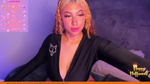 Snapshot of sienna_lux chatting on October 17, 1:46 pm sienna_lux online show from October 17, 1:46 pm