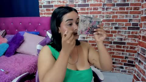 sienna_lux01 online show from April 10, 2:39 am