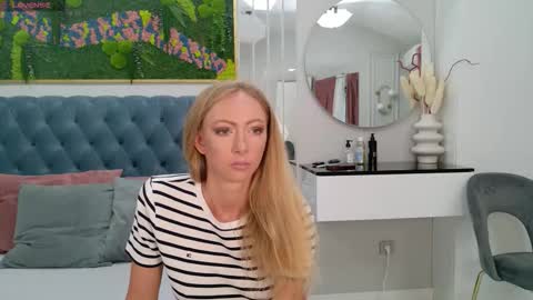 Sienna online show from September 14, 4:11 am