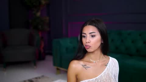 Snapshot of siennaruh chatting on September 18, 11:01 am Sienna online show from September 18, 11:01 am