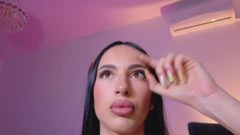 Sienna online show from April 16, 9:39 pm