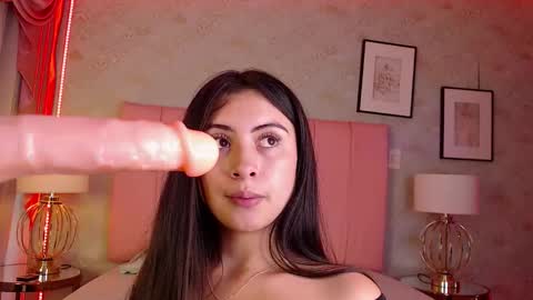 Snapshot of siennawilde_ chatting on November 25, 1:33 pm Sienna Wild online show from November 25, 1:33 pm