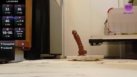 Snapshot of siennaxluxx chatting on November 10, 7:13 pm Sienna Luxx online show from November 10, 7:13 pm