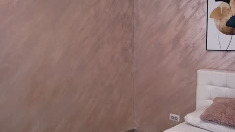 Snapshot of sierra_halle chatting on January 7, 11:56 pm SIERRA online show from January 7, 11:56 pm