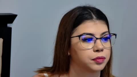 Snapshot of sierra_halle chatting on February 17, 8:26 pm SIERRA online show from February 17, 8:26 pm
