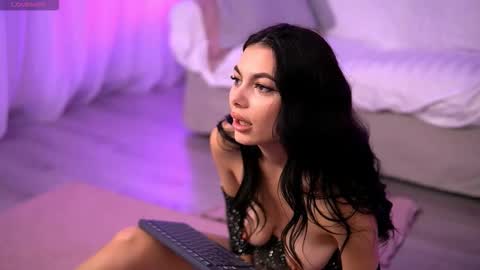 Snapshot of sierravyx chatting on October 9, 4:54 am Maria online show from October 9, 4:54 am