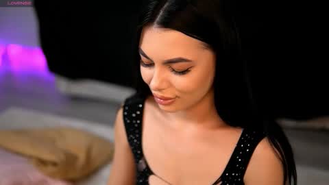 Snapshot of sierravyx chatting on October 21, 10:27 am Maria online show from October 21, 10:27 am