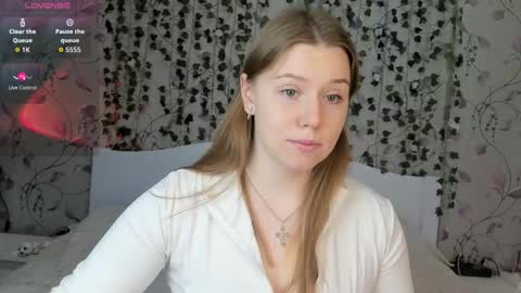 Chloe online show from November 27, 5:09 am