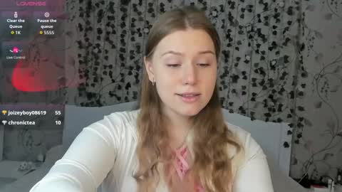 Chloe online show from December 2, 5:24 am