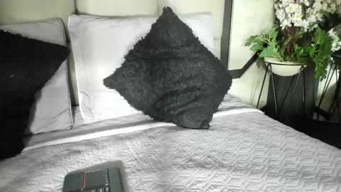 silknyx online show from February 20, 1:22 pm