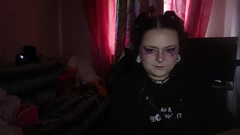 Snapshot of silkyscent chatting on September 9, 11:54 am silkyscent online show from September 9, 11:54 am