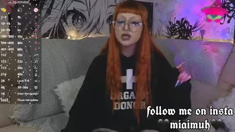 Mia online show from May 19, 9:10 pm