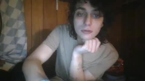 Snapshot of sillycutecow chatting on February 19, 4:34 am Hailey online show from February 19, 4:34 am