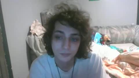 Snapshot of sillycutecow chatting on February 27, 12:32 am Hailey online show from February 27, 12:32 am