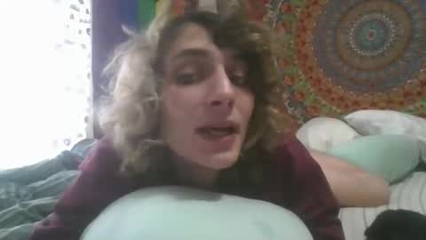 Snapshot of sillycutecow chatting on November 11, 5:02 pm Hailey online show from November 11, 5:02 pm