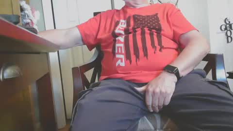 Snapshot of silverdaddy_1955 chatting on January 30, 6:21 pm Daddy Bear online show from January 30, 6:21 pm