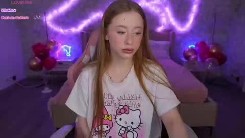 Snapshot of silverrmoon chatting on February 14, 9:03 am Kristina Kris online show from February 14, 9:03 am