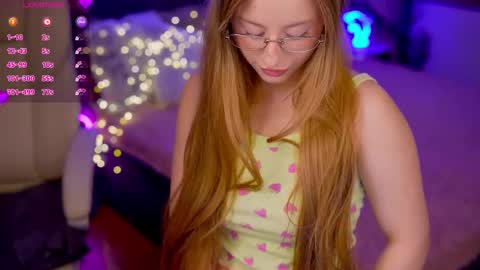 Snapshot of silverrmoon chatting on November 15, 2:46 pm Kristina Kris online show from November 15, 2:46 pm