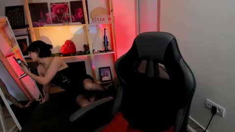 Wendy help me get get 69 likes  online show from February 8, 7:12 am