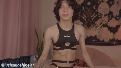 Snapshot of simon_bane01 chatting on December 5, 2:31 am Little Sunshine online show from December 5, 2:31 am