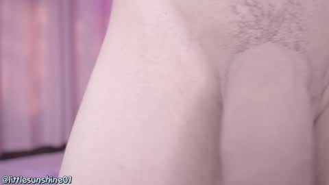 Snapshot of simon_bane01 chatting on February 28, 8:39 pm Little Sunshine online show from February 28, 8:39 pm