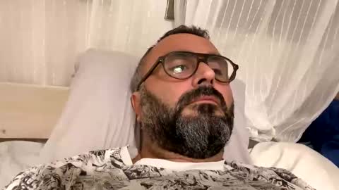 Snapshot of simon_bb chatting on September 17, 8:10 pm Si online show from September 17, 8:10 pm