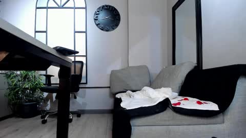 Snapshot of simon_durand chatting on February 15, 7:51 am simon_durand online show from February 15, 7:51 am